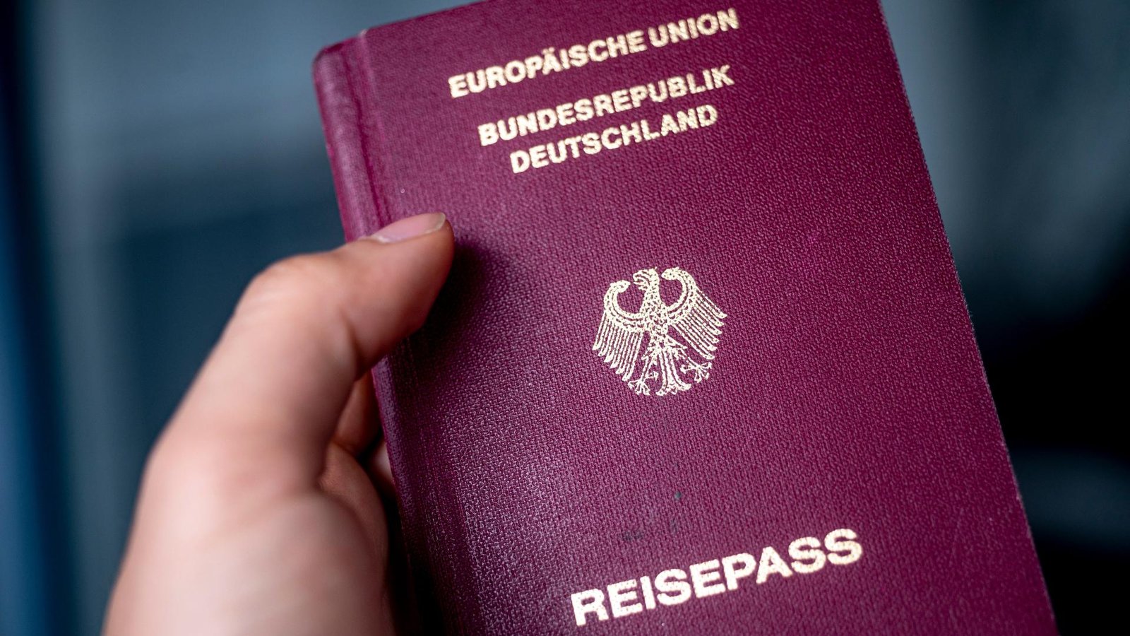deutscher reisepass 100 1920x1080